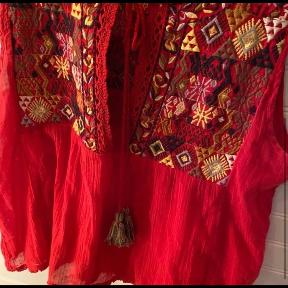 Embroidered Red Sleeveless Top - Picture 4 of 5